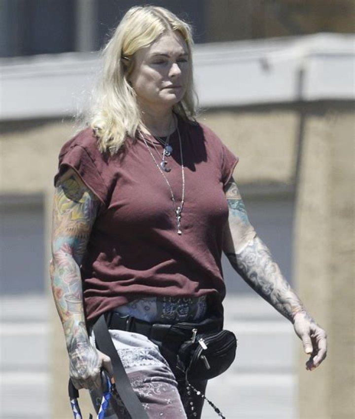 Erika Eleniak Biography, Age, Height, Husband, Net Worth, Family