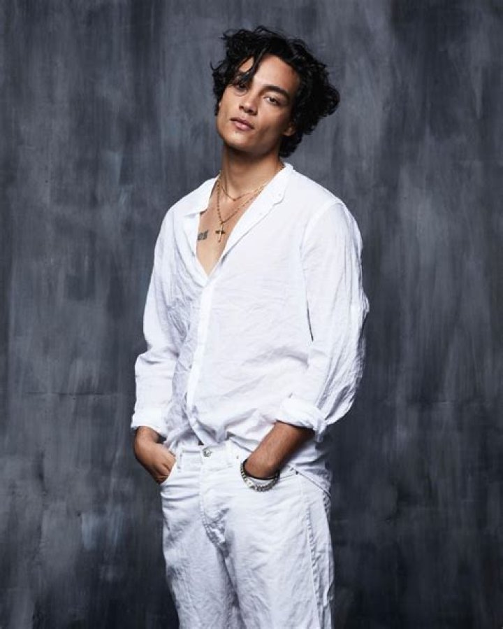 Evan Evagora Biography, Age, Height, Wife, Net Worth, Family