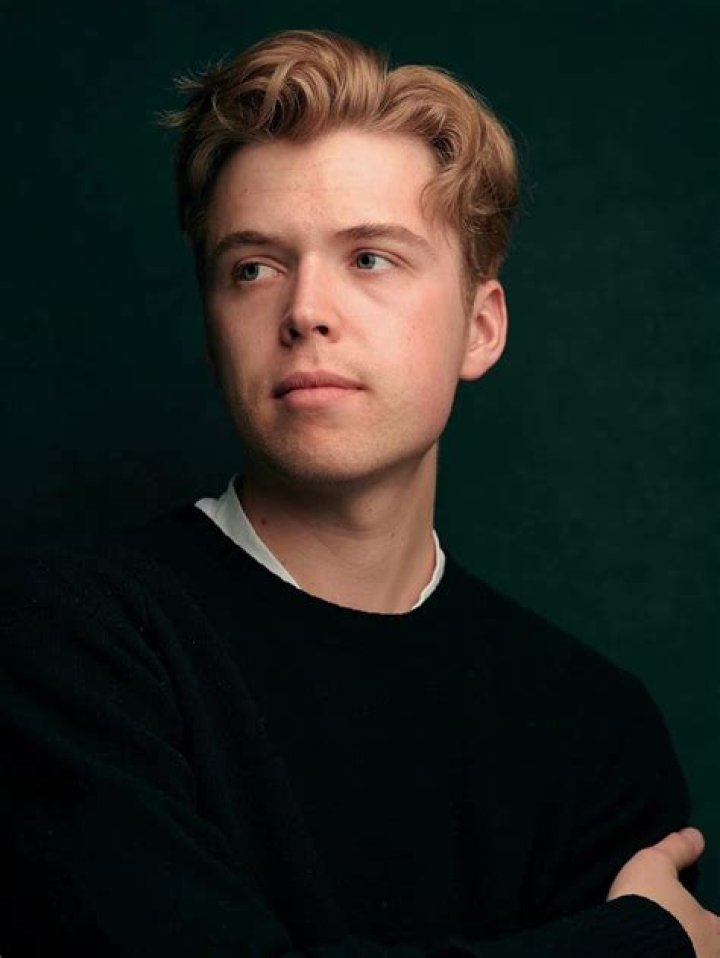 Evan Roe Biography, Age, Height, Wife, Net Worth, Family