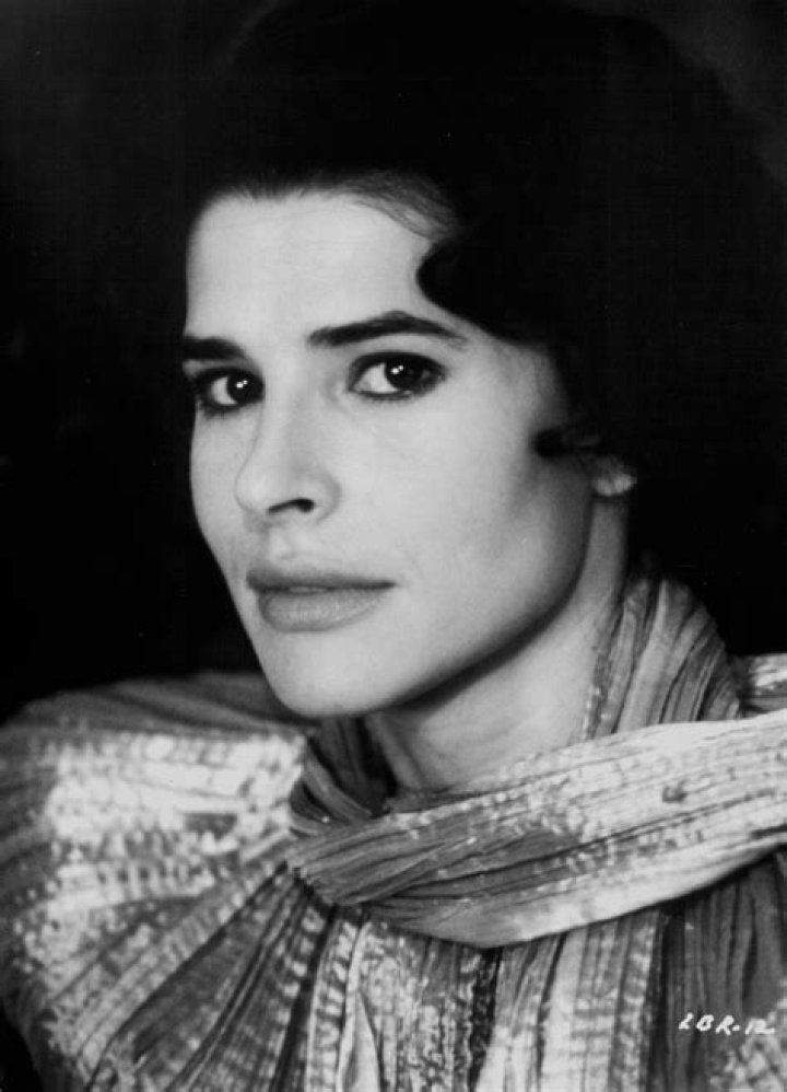 Fanny Ardant Biography, Age, Height, Husband, Net Worth, Family