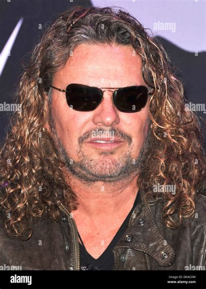 Fher Olvera Biography, Age, Height, Wife, Net Worth, Family