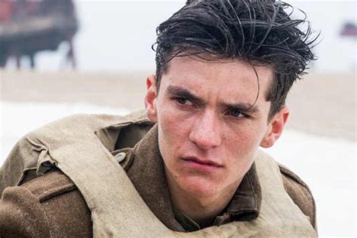 Fionn Whitehead Biography, Age, Height, Wife, Net Worth, Family