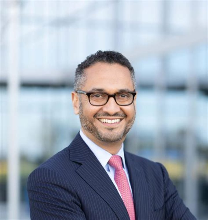 Francis deSouza Biography, Age, Height, Wife, Net Worth, Family