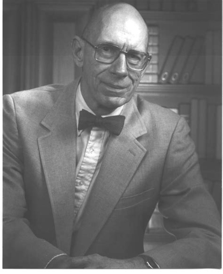 Frank H. Field Biography, Age, Height, Wife, Net Worth and Family