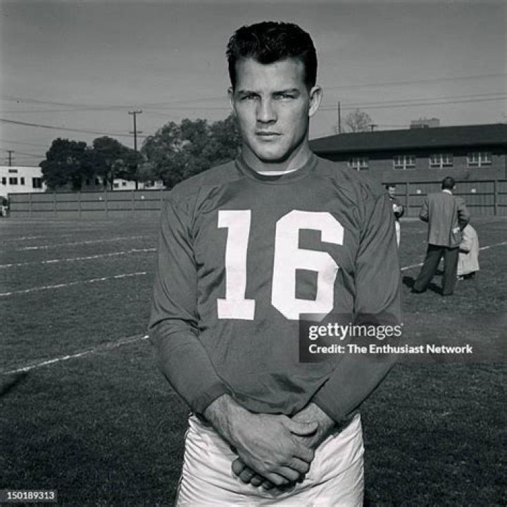 Frank Howard (American football coach) Biography, Age, Height, Wife, Net Worth and Family