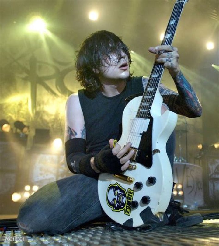 Frank Iero Biography, Age, Height, Wife, Net Worth, Family