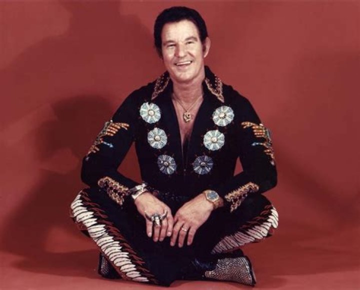 Freddie Hart biografía, edad, altura, esposo, net worth, familia