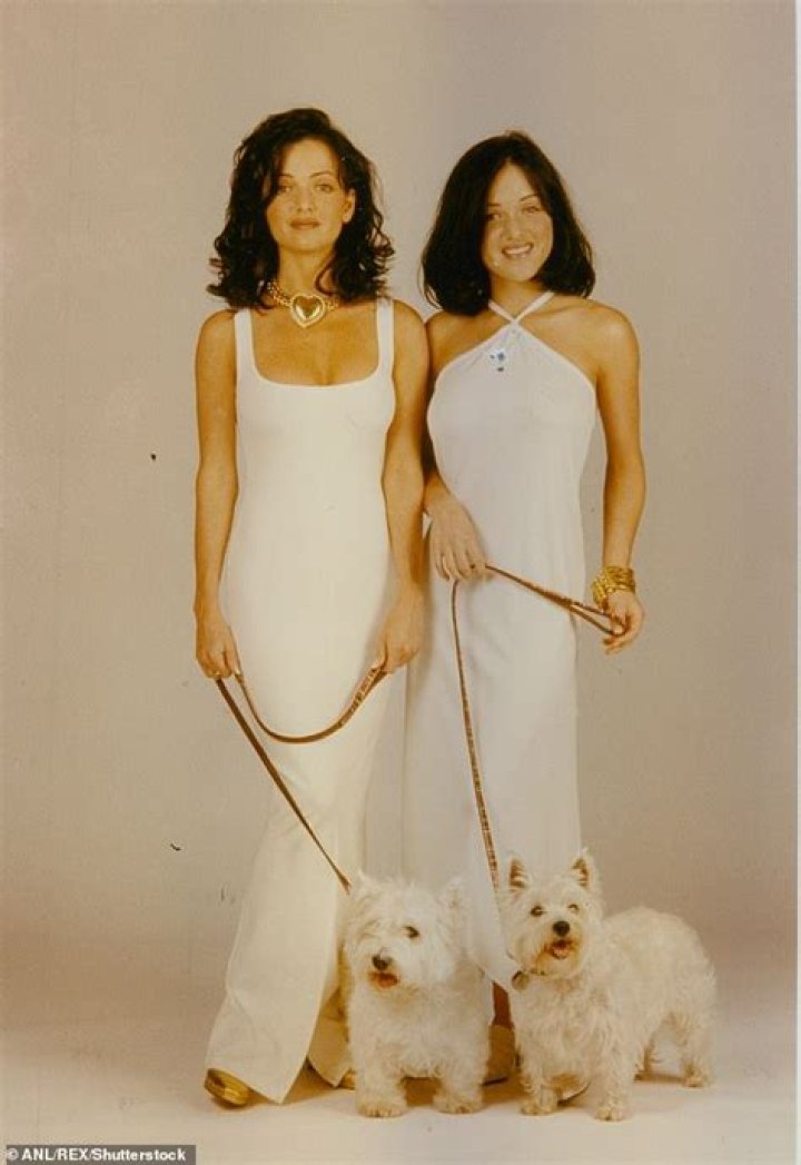 Gayle and Gillian Blakeney Biography, Age, Height, Husband, Net Worth, Family