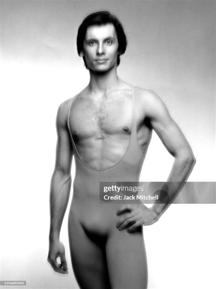 George De La Pena Biography, Age, Height, Wife, Net Worth, Family