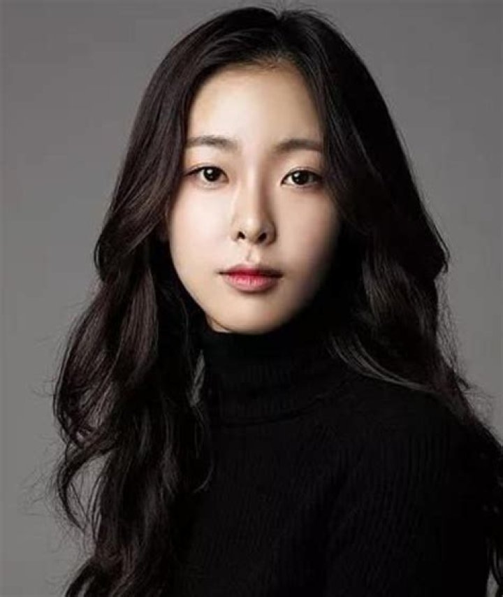 Go Won-hee Biography, Age, Height, Husband, Net Worth, Family