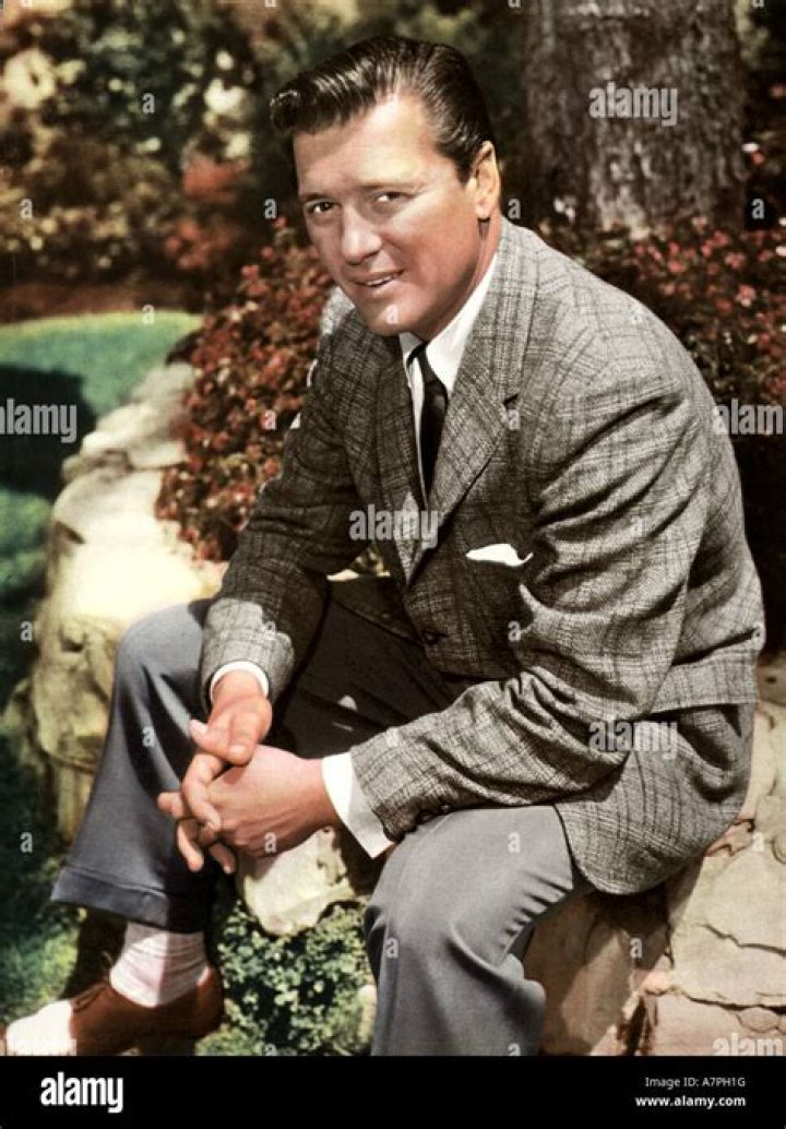 Gordon MacRae Biography, Age, Height, Wife, Net Worth, Family