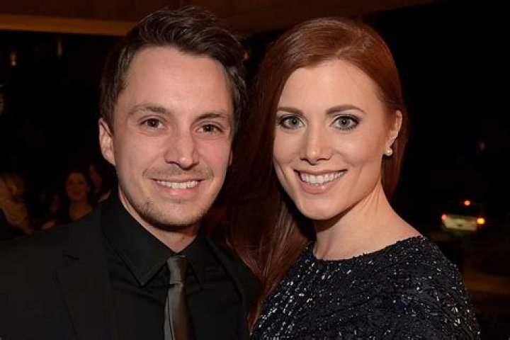 Greg Bates Biography, Age, Height, Wife, Net Worth, Family