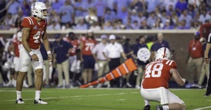 Greg Davis Biography, Age, Height, Wife, Net Worth, Family