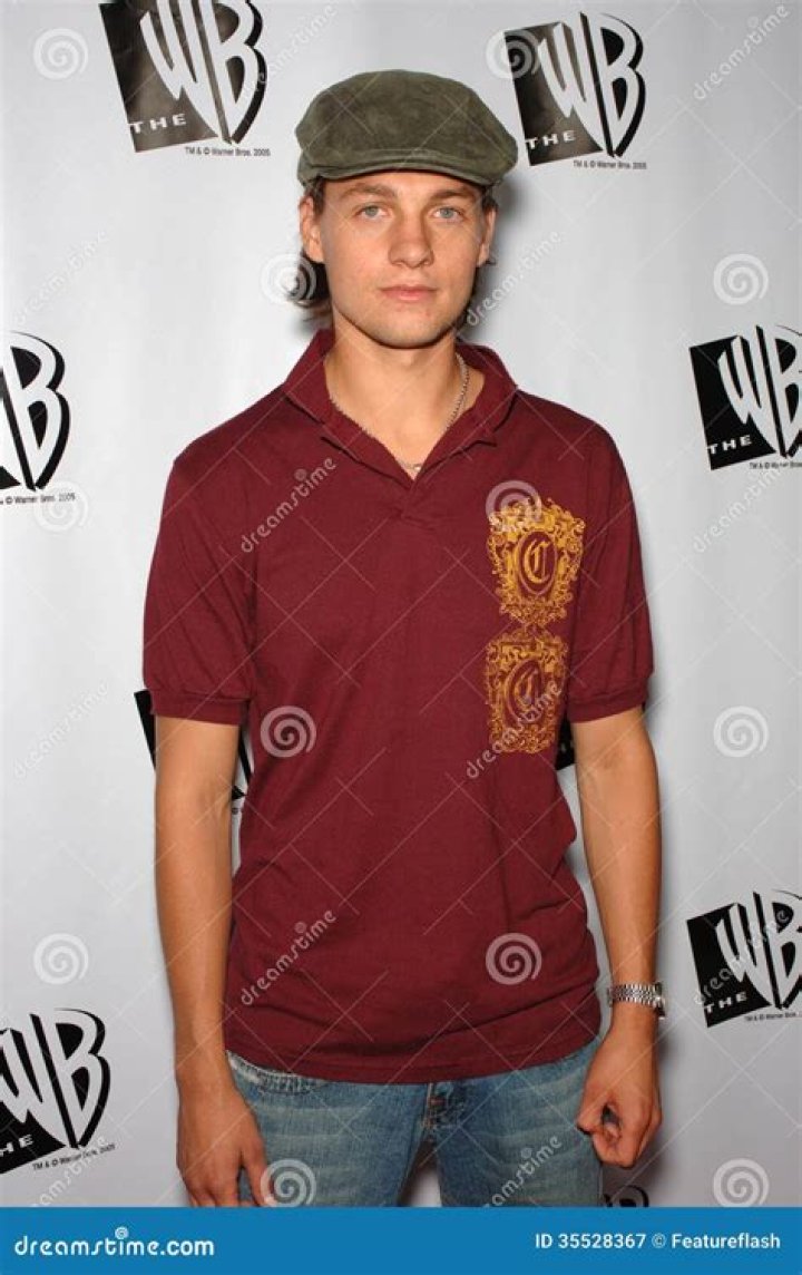 Gregory Smith Biography, Age, Height, Wife, Net Worth, Family