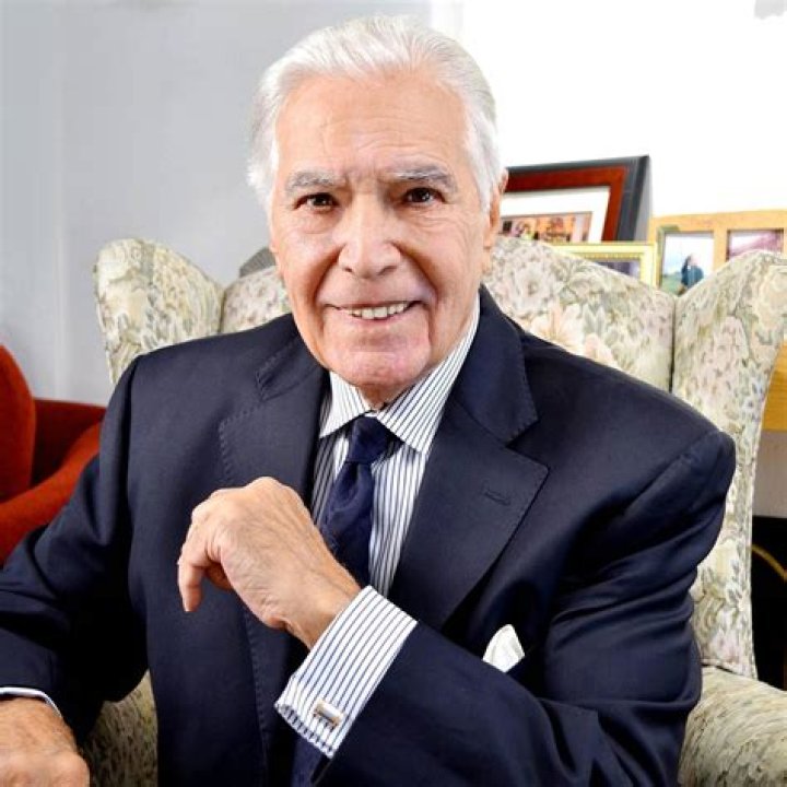 Gustavo Rojo biografía, edad, altura, esposo, net worth, familia