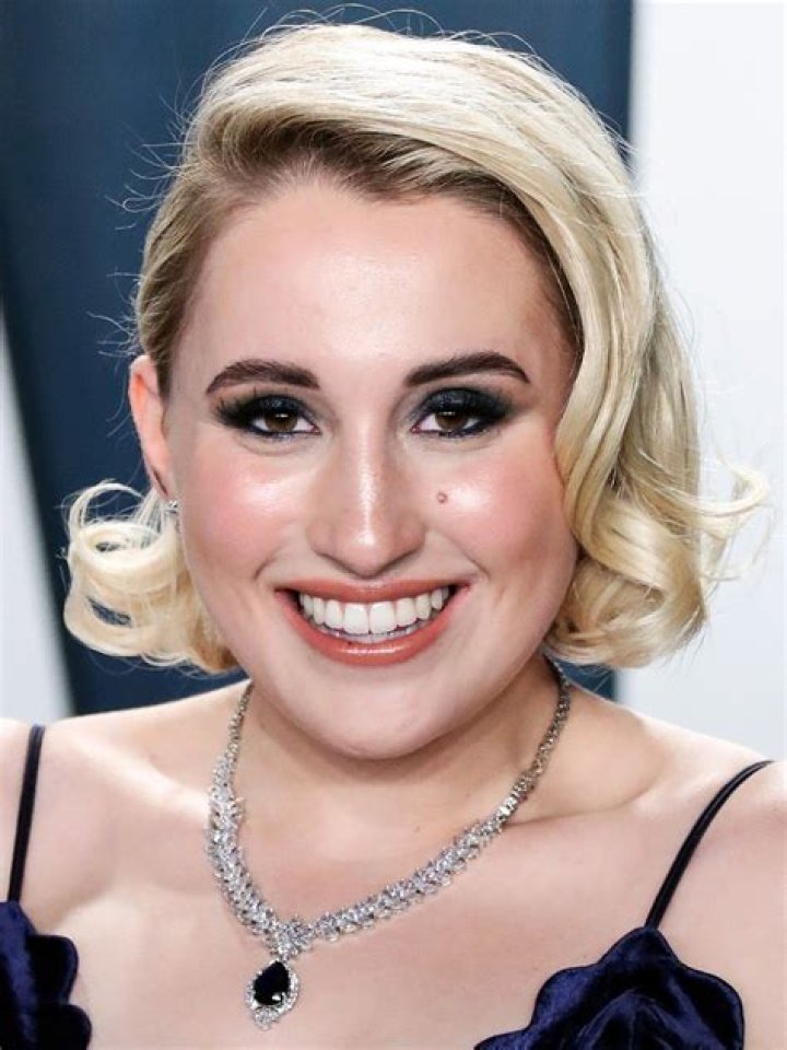 Harley Quinn Smith Biography, Age, Height, Husband, Net Worth, Family
