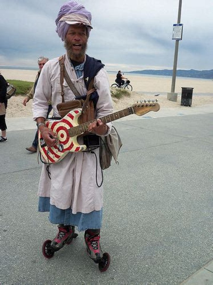 Harry Perry Biography, Age, Height, Wife, Net Worth, Family