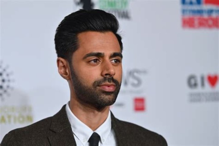 Hasan Minhaj Biography, Age, Height, Wife, Net Worth, Family