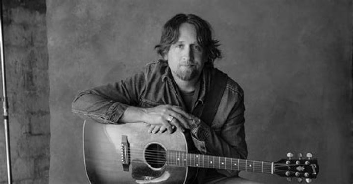 Hayes Carll Biography, Age, Height, Wife, Net Worth, Family