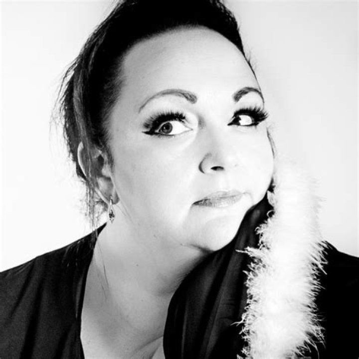 Helena Dix Biography, Age, Height, Husband, Net Worth, Family