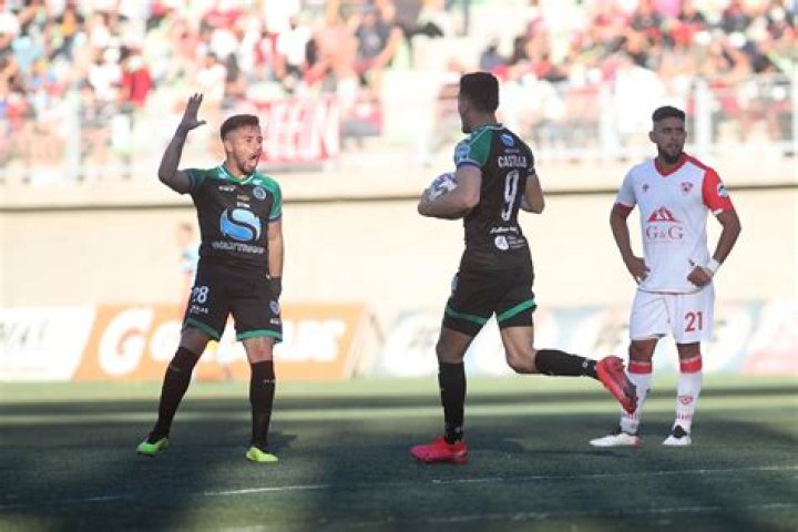 Hernán Contreras Biography, Age, Height, Wife, Net Worth, Family