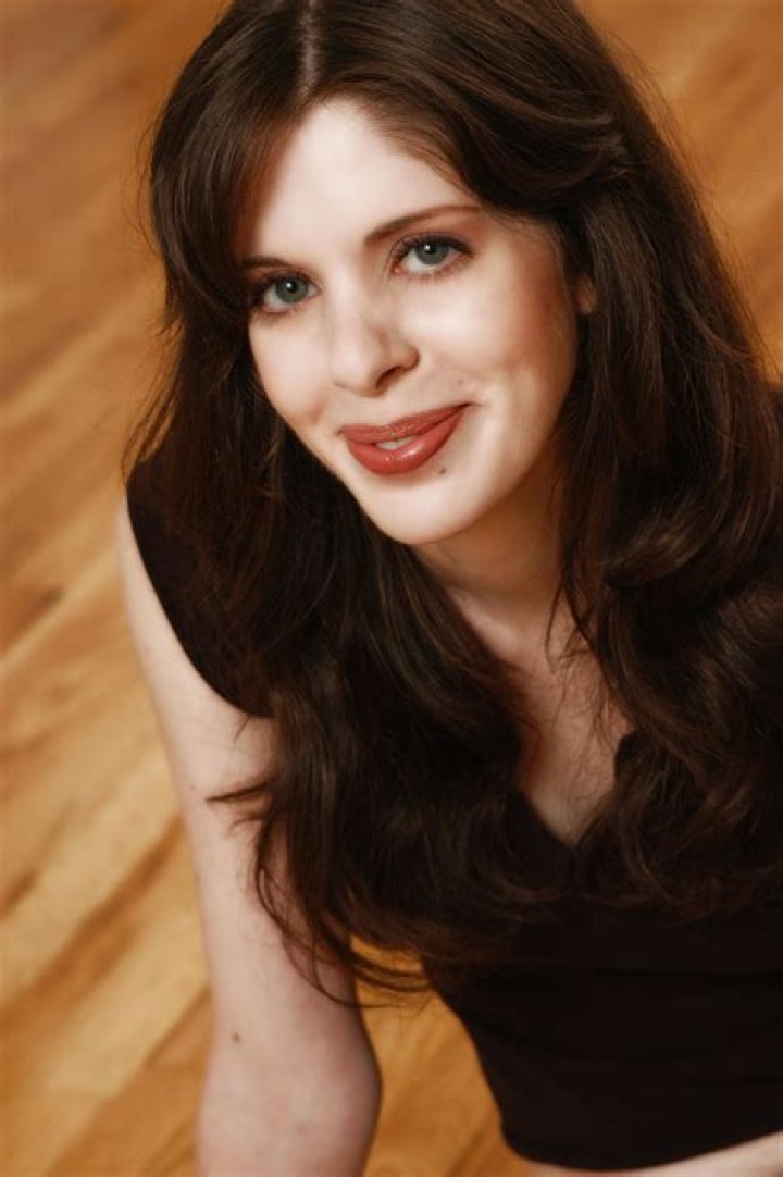 Holly McIntire Biography, Age, Height, Husband, Net Worth, Family