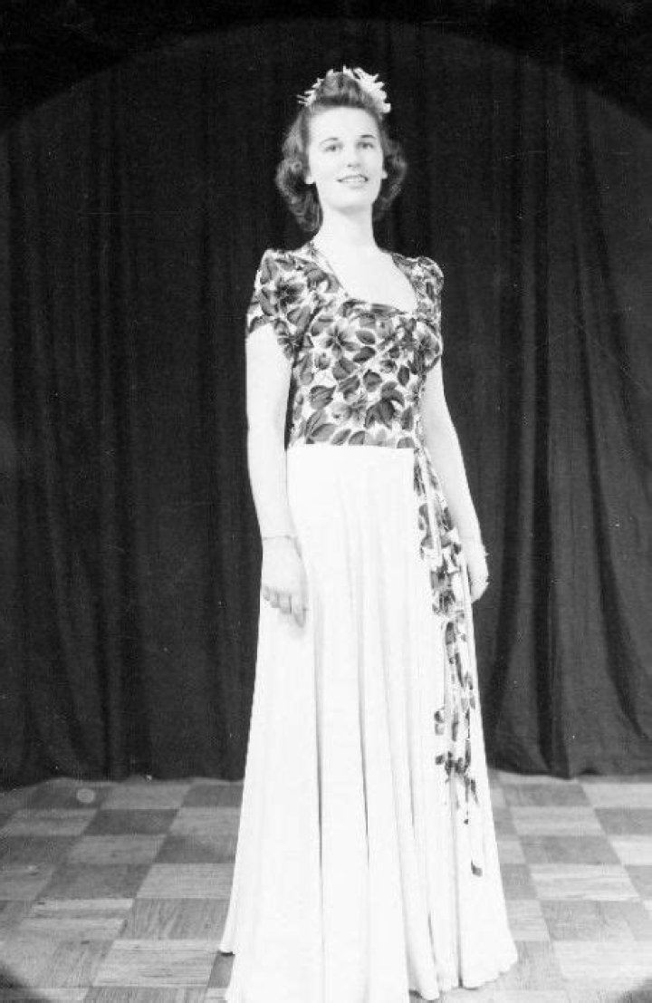 Hope Garber Biography, Age, Height, Husband, Net Worth, Family