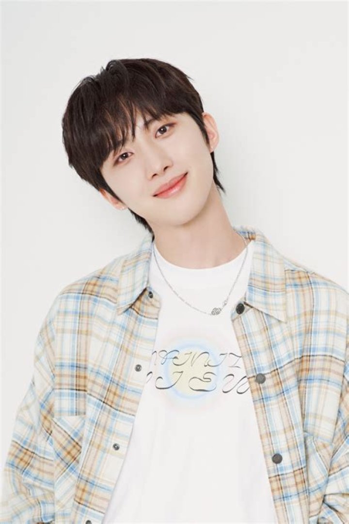 Hui Biography, Age, Height, Wife, Net Worth, Family