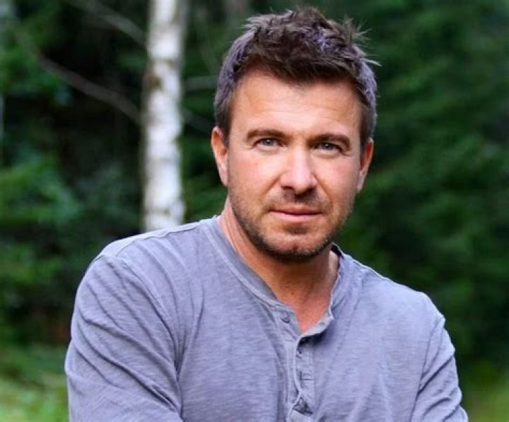 Ian Maxwell Biography, Age, Height, Wife, Net Worth, Family