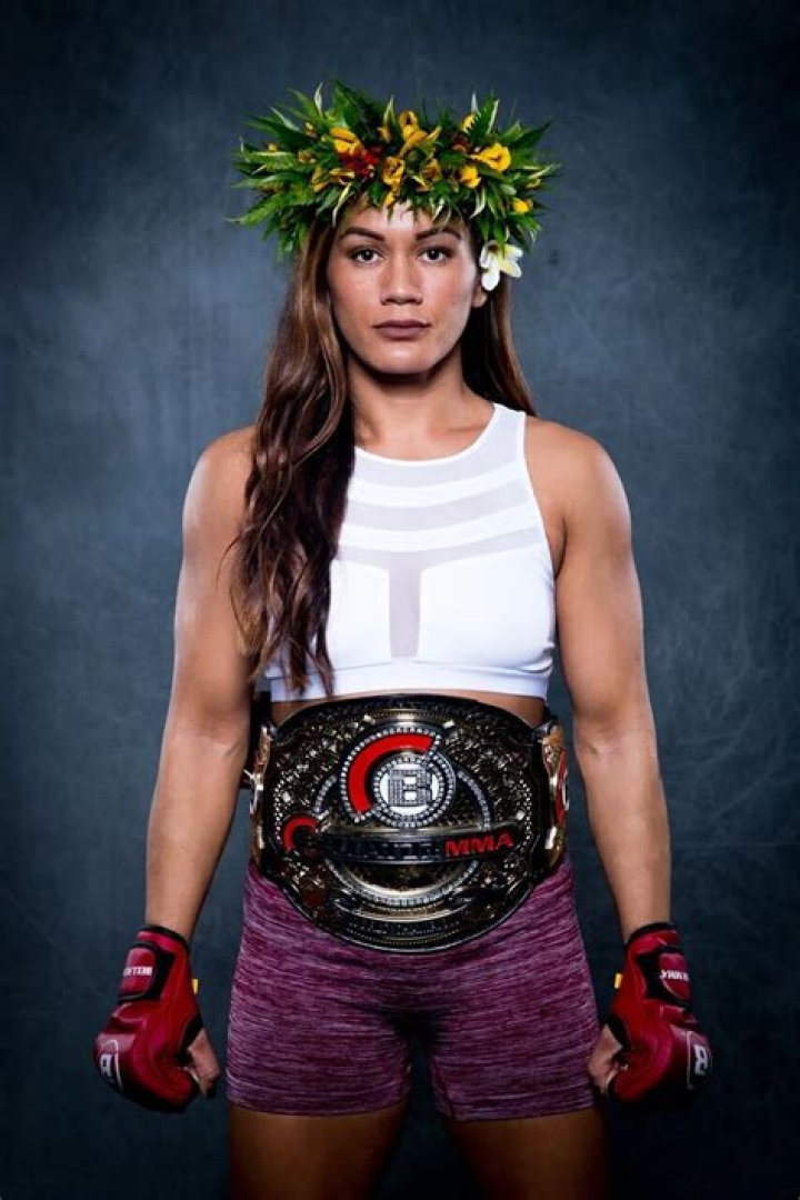 Ilima-Lei Macfarlane Biography, Age, Height, Husband, Net Worth, Family