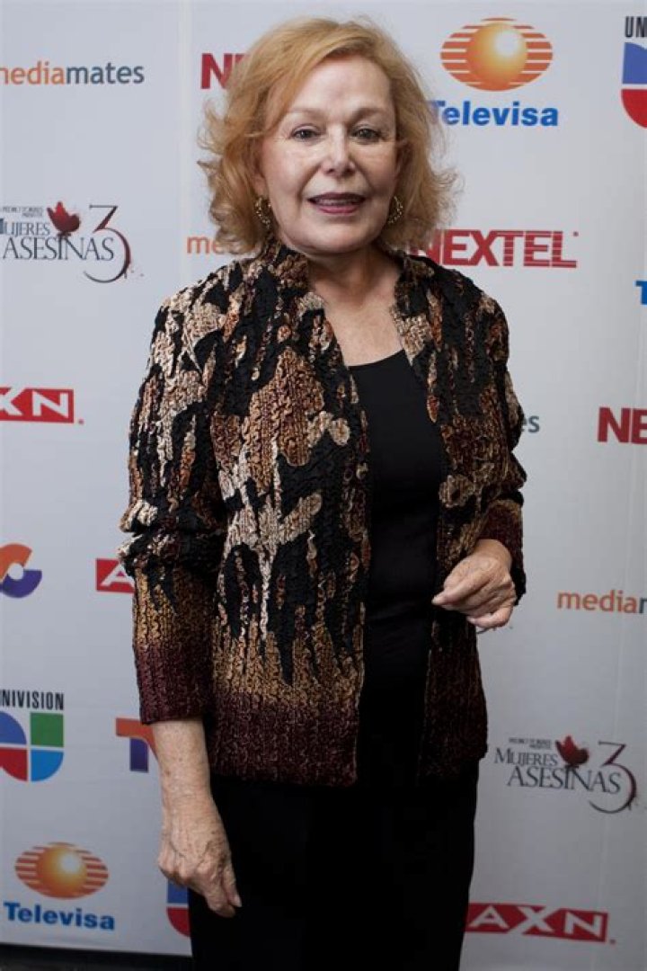 Irma Lozano biografía, edad, altura, esposa, net worth, familia