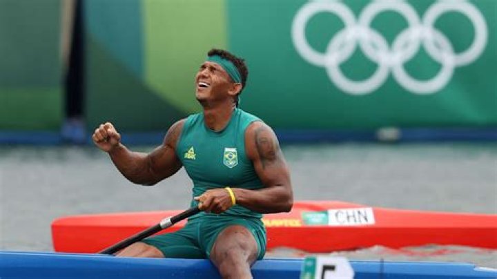 Isaquias Queiroz Biography, Age, Height, Wife, Net Worth, Family