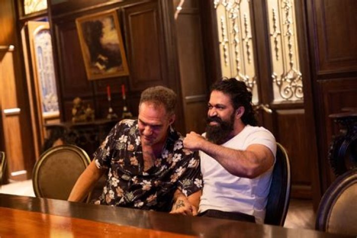 J. Perry Biography, Age, Height, Wife, Net Worth, Family