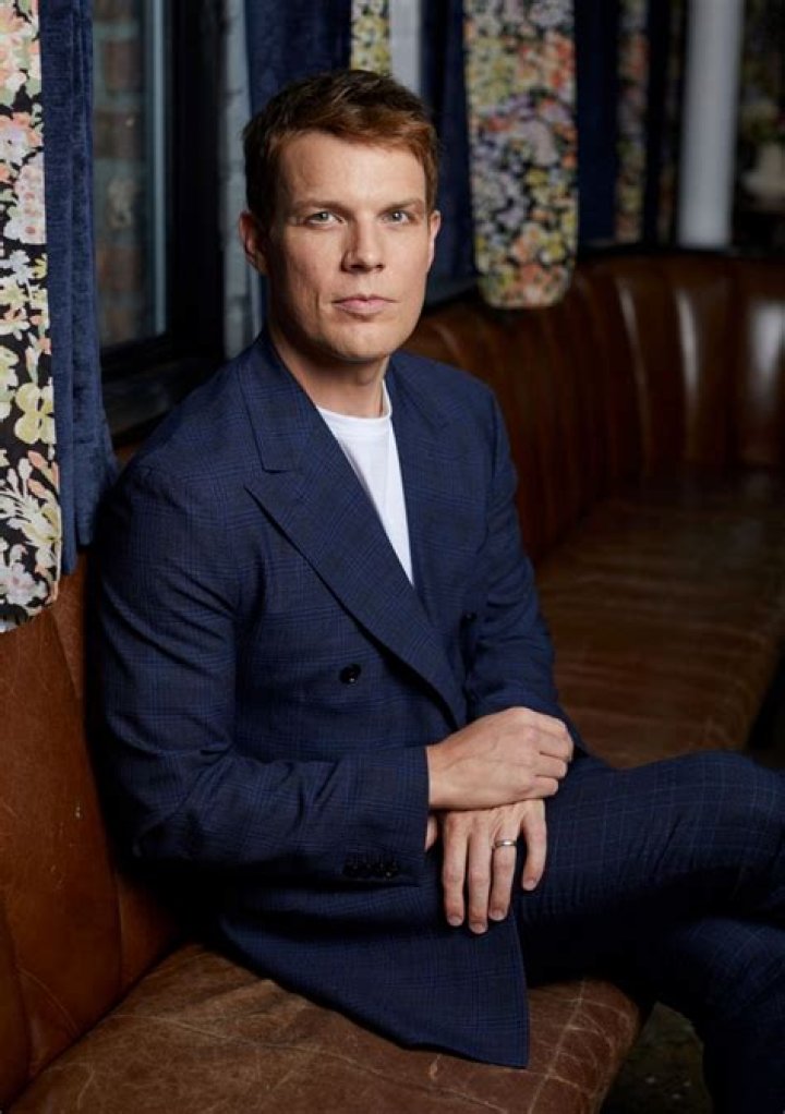 Jake Lacy Biography, Age, Height, Wife, Net Worth, Family
