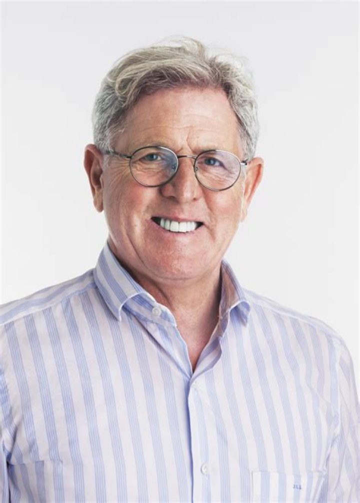 Jay Schottenstein Biography, Age, Height, Wife, Net Worth, Family