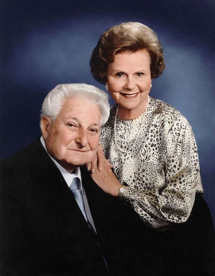 J.B. Nethercutt Biography, Age, Height, Wife, Net Worth and Family