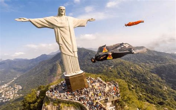 Jeb Corliss Biography, Age, Height, Wife, Net Worth, Family