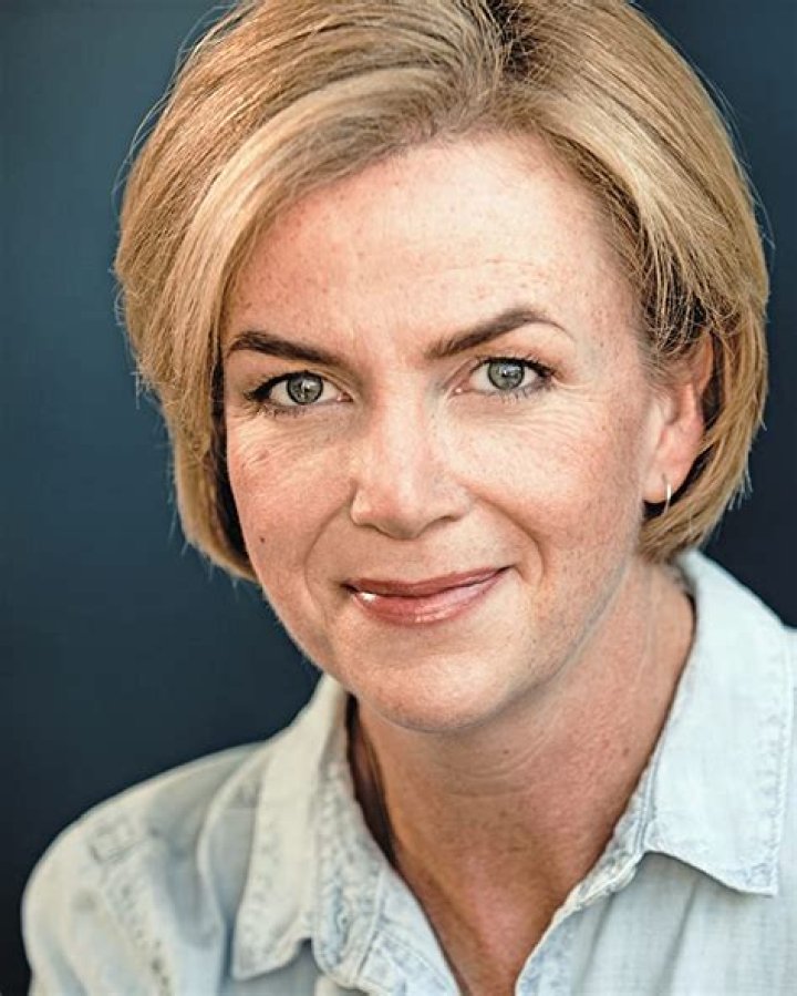 Jennifer L. Hughes Biography, Age, Height, Husband, Net Worth, Family