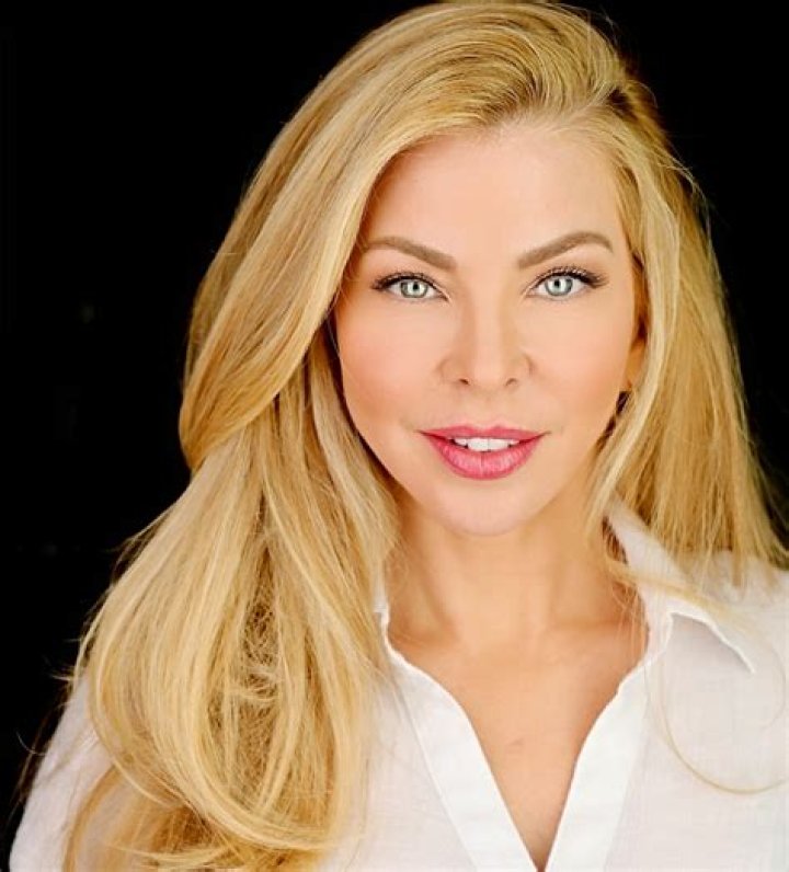 Jennifer Lyons biografía, edad, altura, esposa, net worth, familia