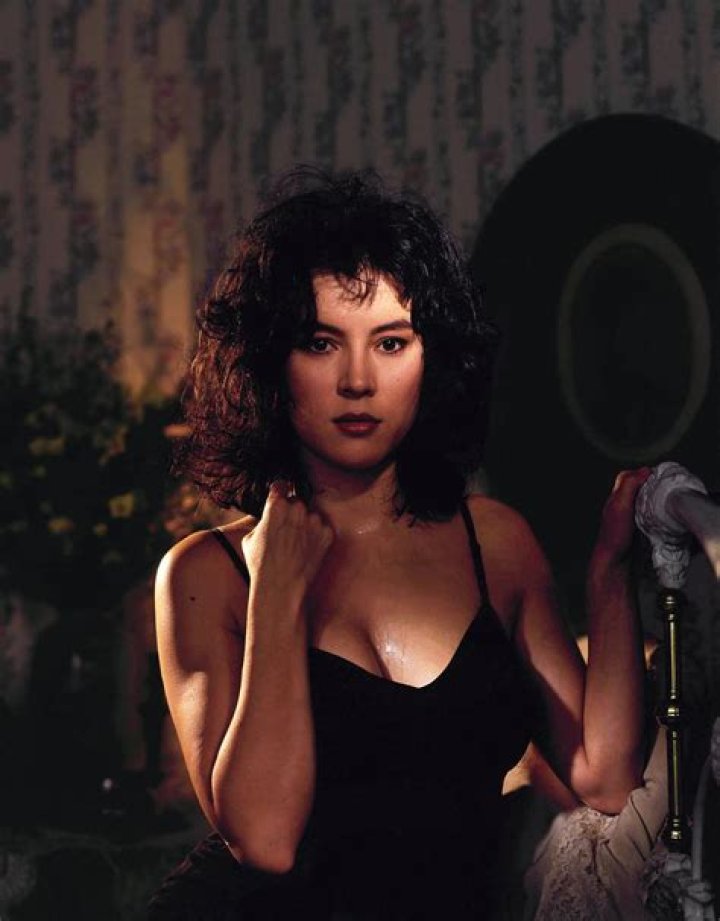 Jennifer Tilly Biography, Age, Height, Husband, Net Worth, Family