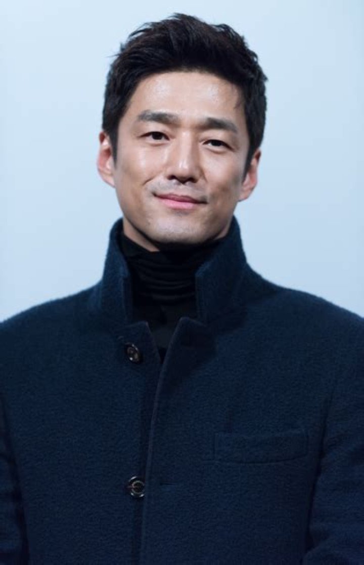Ji Jin-hee Biography, Age, Height, Wife, Net Worth, Family