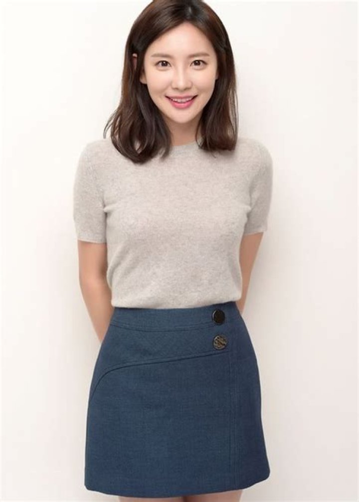 Ji Joo-yeon Biography, Age, Height, Husband, Net Worth, Family