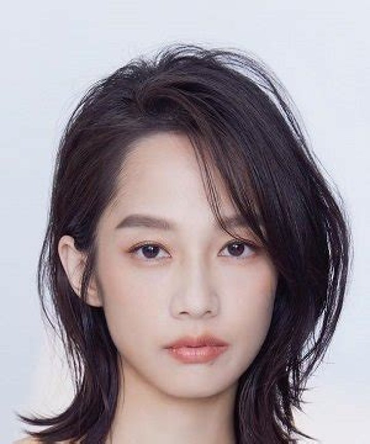 Jian Man-shu Biography, Age, Height, Husband, Net Worth, Family