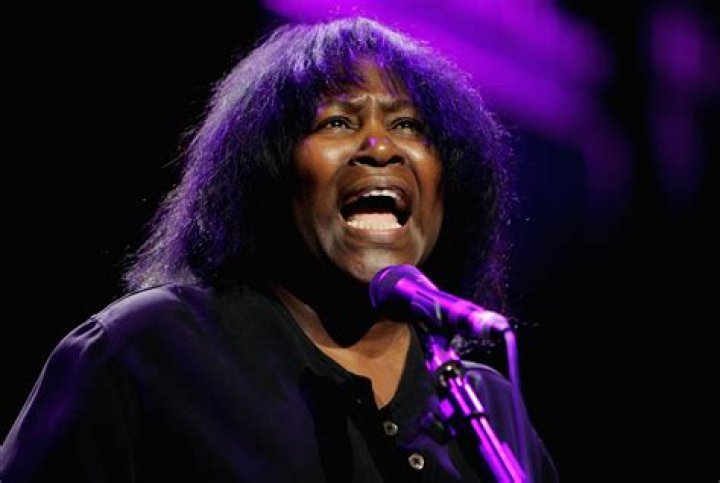 Joan Armatrading Biography, Age, Height, Husband, Net Worth, Family