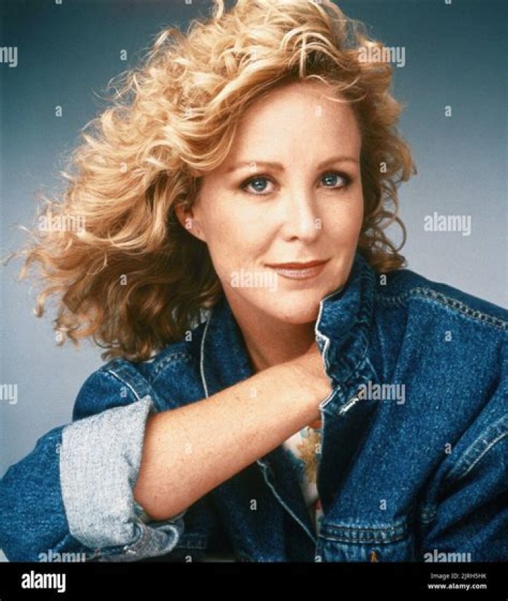 Joanna Kerns Biography, Age, Height, Husband, Net Worth, Family