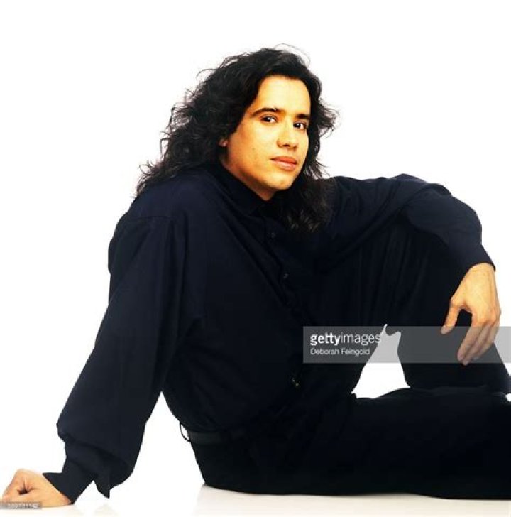 John Benitez Biography, Age, Height, Wife, Net Worth, Family