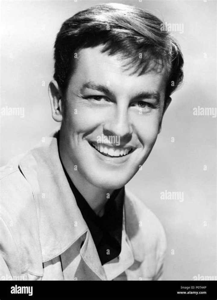 John Dall Biography, Age, Height, Wife, Net Worth, Family