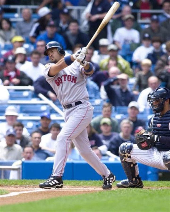 John Valentin Biography, Age, Height, Wife, Net Worth, Family