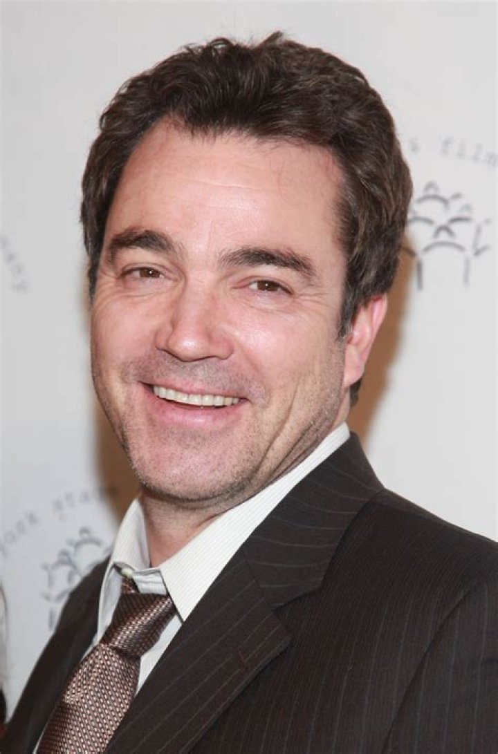 Jon Tenney Biography, Age, Height, Wife, Net Worth, Family