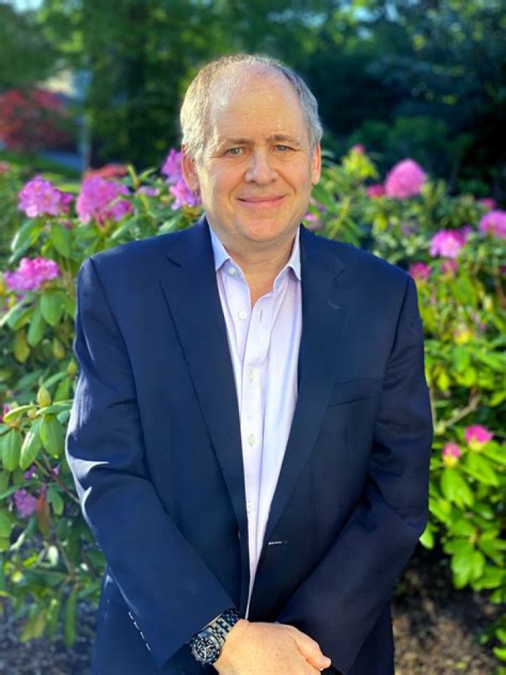 Jonathan Alter Biography, Age, Height, Wife, Net Worth, Family